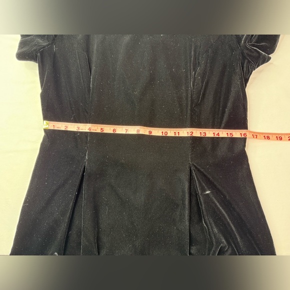 Maggy London Vintage Velvet Dress Short Sleeves Square Neck Size 12 - Picture 8 of 9